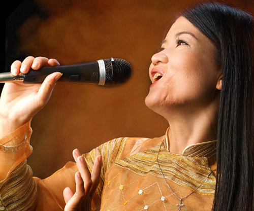 Cuộc đời cay đắng của nữ ca sỹ "không có môi" - 2