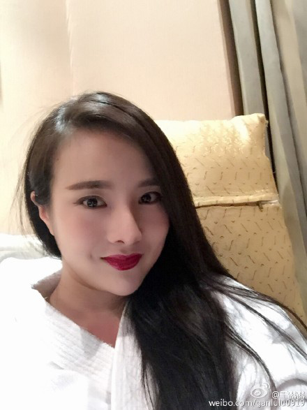 Can Lộ Lộ khác lạ với cằm nhọn hoắt bất thường - 2