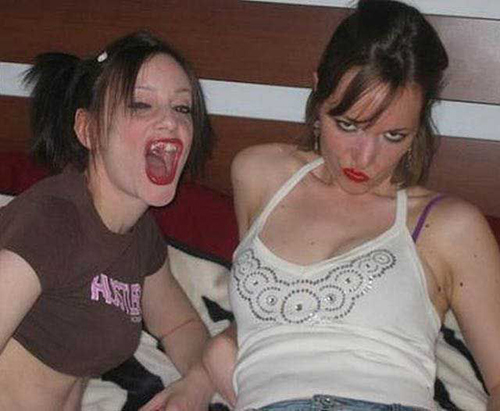 Những kiểu “tự sướng” khó đỡ của giới trẻ - 2