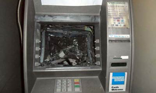 Truy bắt nhóm người nước ngoài phá máy ATM, trộm tiền - 1