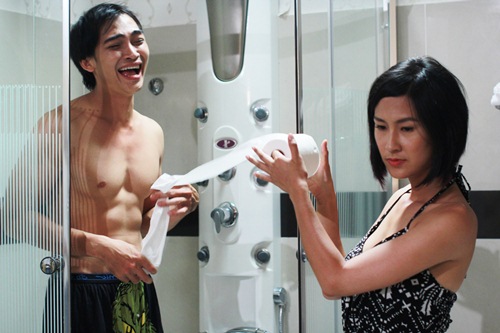 Khương Ngọc làm nũng với "người tình" Kathy Uyên - 3