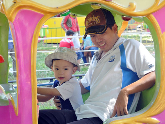 TPHCM: Người đến chơi quá đông, công viên cũng… tắc - 16