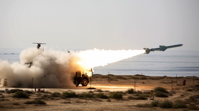 Iran phát triển tên lửa tầm xa nếu Mỹ trừng phạt - 1