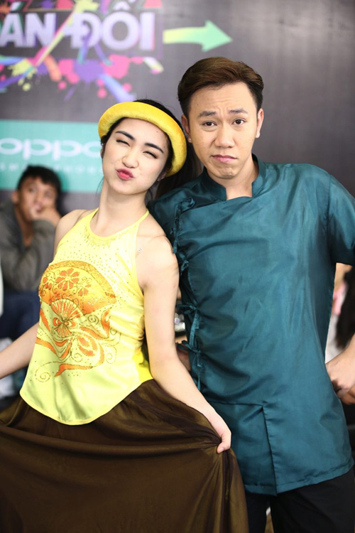 Những khoảnh khắc 'khó đỡ' của Hòa Minzy - 6