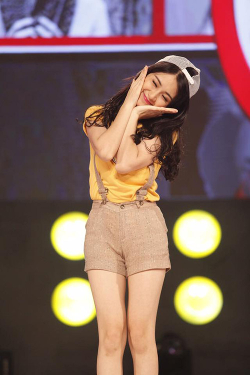 Những khoảnh khắc 'khó đỡ' của Hòa Minzy - 9