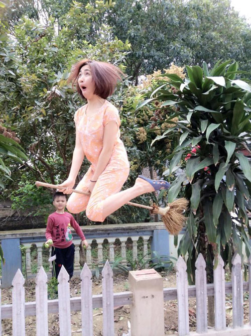 Những khoảnh khắc 'khó đỡ' của Hòa Minzy - 7