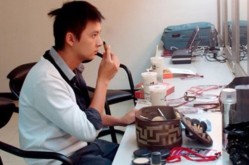 Vào hậu trường xem sao nam Việt 'tô son trát phấn' - 8
