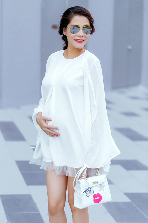 Những bà bầu Vbiz sành điệu của năm 2015 - 4