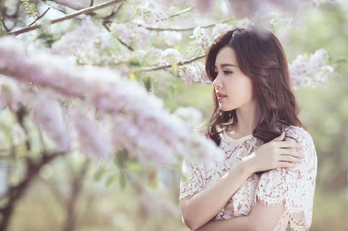 Midu đẹp rạng rỡ giữa rừng hoa anh đào - 9