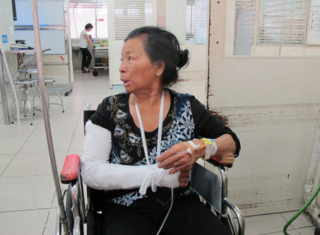 Cả nhà cô dâu gặp nạn trong ngày cưới - 3