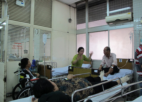 Cả nhà cô dâu gặp nạn trong ngày cưới - 1