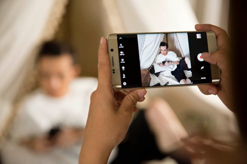 Kelbin Lei: Chỉ đen, xám, trắng nhưng không nhàm chán - 5