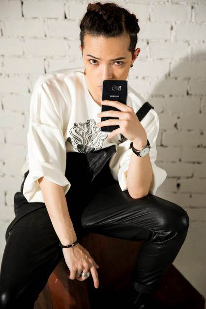 Kelbin Lei: Chỉ đen, xám, trắng nhưng không nhàm chán - 3