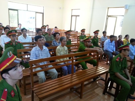 'Người trói kẻ trộm' lãnh 6 tháng cải tạo không giam giữ - 4