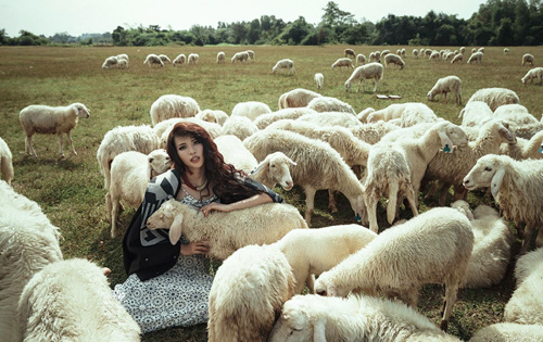Khả Trang làm cô gái chăn cừu quyến rũ - 1