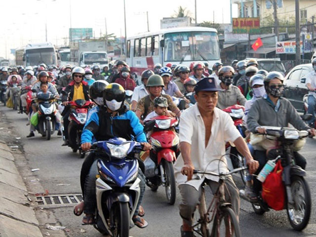 Mỗi ngày dân Sài Gòn sắm 100 ô tô, 1000 xe máy - 1