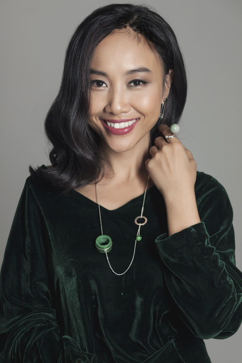 Đoan Trang khoe vẻ đẹp quý phái với trang sức 'độc, lạ' - 9