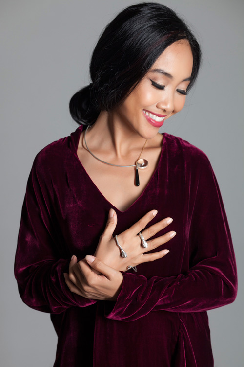 Đoan Trang khoe vẻ đẹp quý phái với trang sức 'độc, lạ' - 5