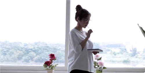 Clip: Elly Trần lộ bụng bầu trong tiệc thôi nôi Cadie - 3