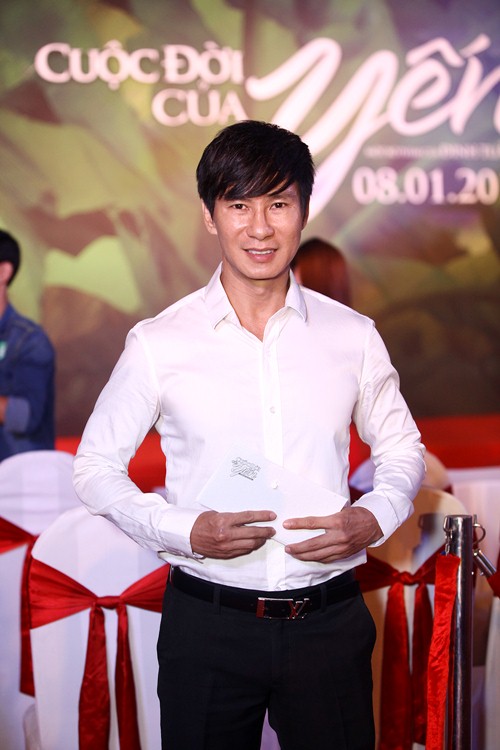 Trương Ngọc Ánh, Kim Lý tình tứ đi xem phim - 9