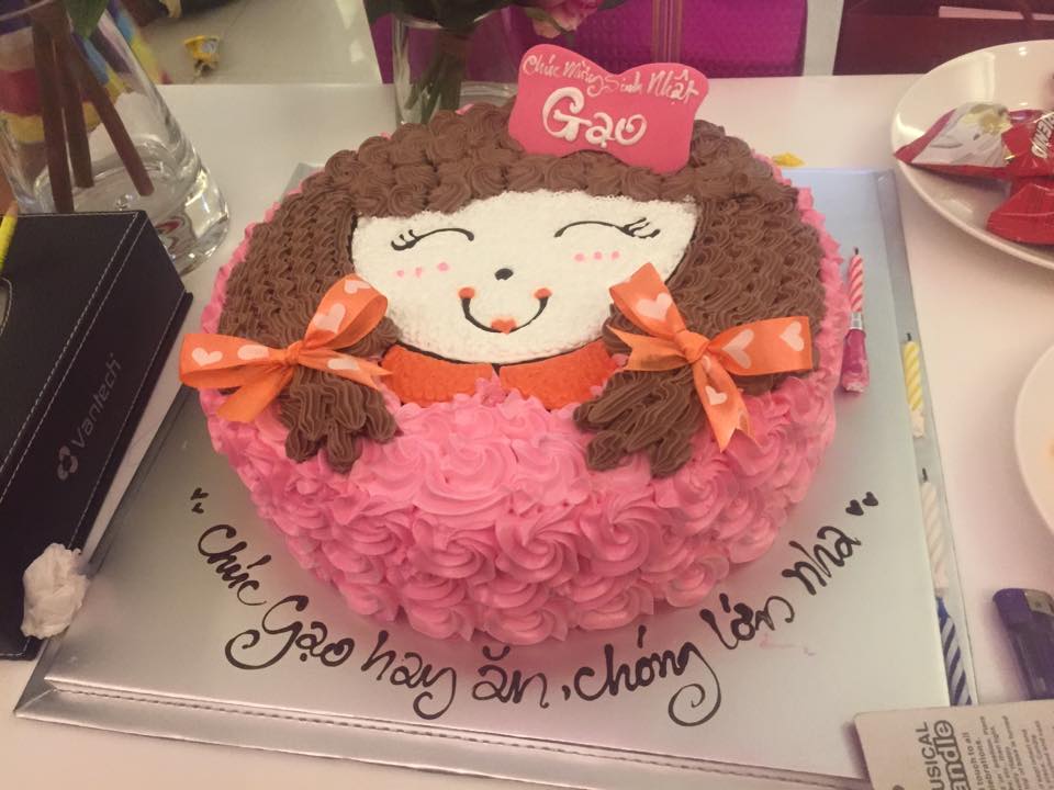 Facebook sao 7/1: Thủy Tiên khoe ảnh sinh nhật con gái - 2