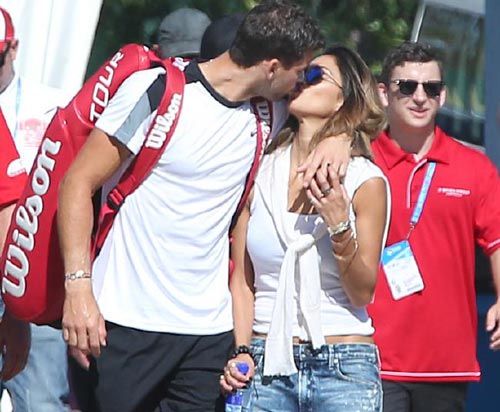 Tin thể thao HOT 7/1: Dimitrov "khóa môi" bồ cũ của Hamilton - 2