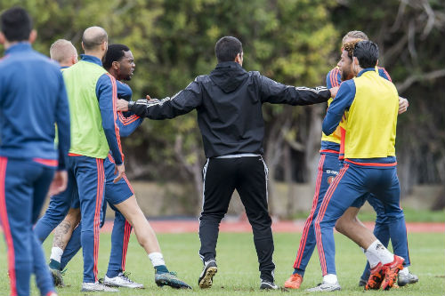 Va chạm trên sân tập, sao Feyenoord ẩu đả dữ dội - 6