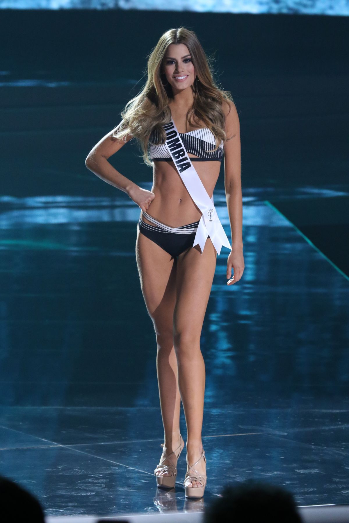 Rộ tin Miss Colombia đầu quân cho Victoria’s Secret - 1