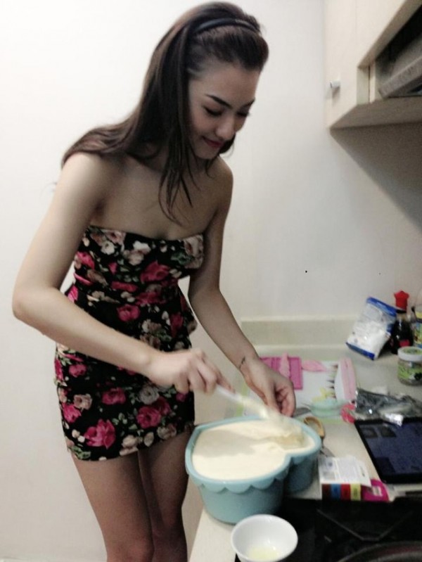 Mỹ nhân Việt vào bếp: Người được khen, kẻ bị chê cười - 11