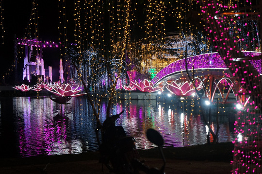 Đám cưới xa hoa bậc nhất của con gái đại gia Cà Mau - 1