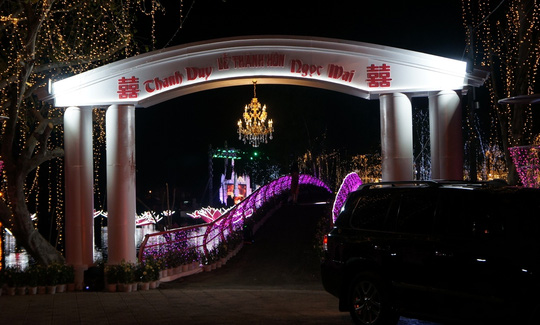 Đám cưới xa hoa bậc nhất của con gái đại gia Cà Mau - 2