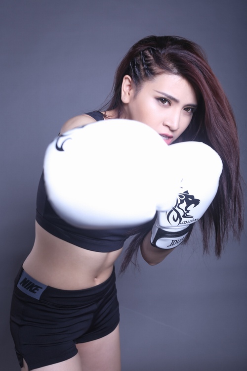 Tố Ny quyến rũ khi hóa thân thành boxing girl - 1