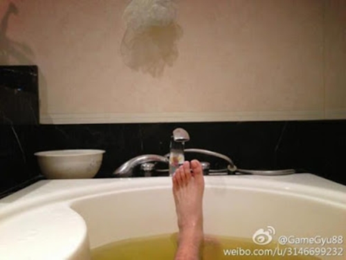 3 lần sao K-pop suýt gặp nạn khi fan là 'thánh soi' - 5