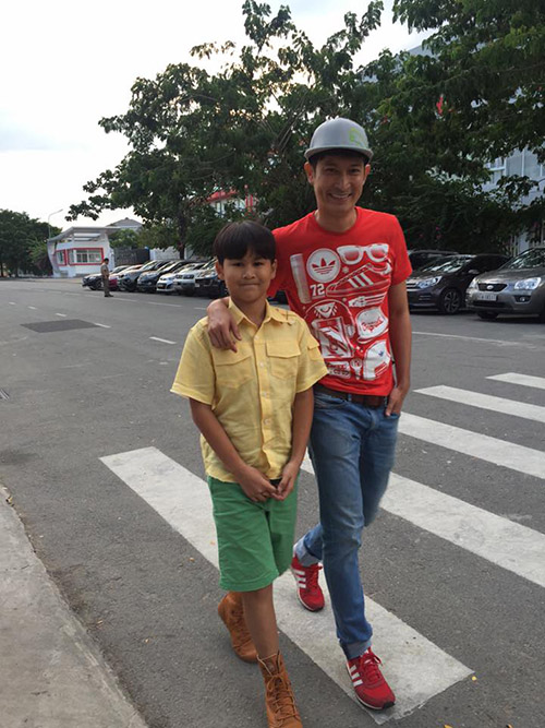 Facebook sao 11/1: Tuấn Hưng khoe ảnh thuở 'ngố tầu' - 9