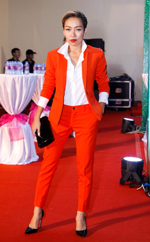 Tóc Tiên gây shock với tạo hình 'nổi loạn' trên thảm đỏ - 15