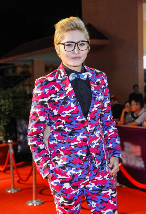 Tóc Tiên gây shock với tạo hình 'nổi loạn' trên thảm đỏ - 13