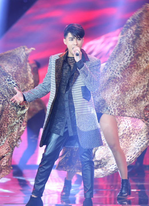 Tuyển tập những bộ cánh cực chất trong 'The Remix' - 7