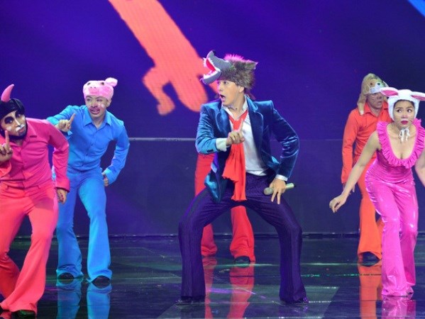 Tuyển tập những bộ cánh cực chất trong 'The Remix' - 8