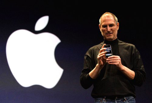 “Huyền thoại” Steve Jobs ra mắt iPhone đầu tiên 9 năm trước - 1