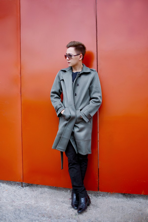 Ngô Kiến Huy 'bắt mắt' với gu thời trang phóng khoáng - 4