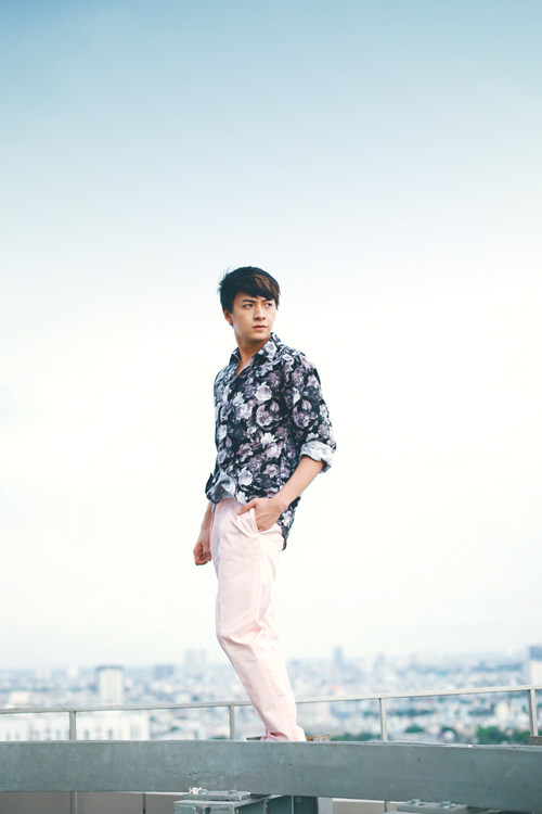 Ngô Kiến Huy 'bắt mắt' với gu thời trang phóng khoáng - 10