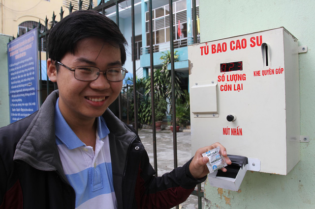 Chiếc máy “nhạy cảm” ở Đà Nẵng đắt khách - 1
