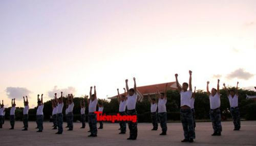 Cận cảnh lính Trường Sa luyện võ lúc tinh mơ - 2