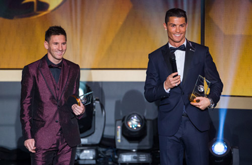 Góc châm biếm: CR7 gửi thư chúc mừng Messi đoạt QBV - 1