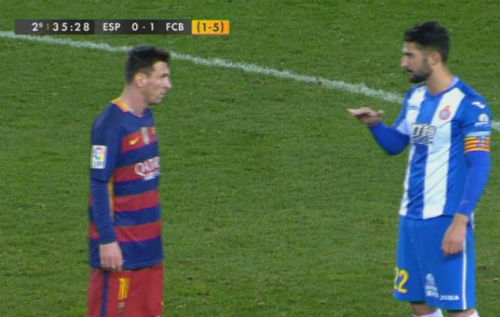 Đội trưởng Espanyol chửi Messi là "gã lùn" - 1
