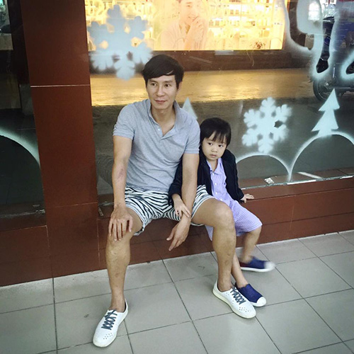 Facebook sao 14/1: Hà Hồ e ấp bên 'bạn tri kỉ' - 5