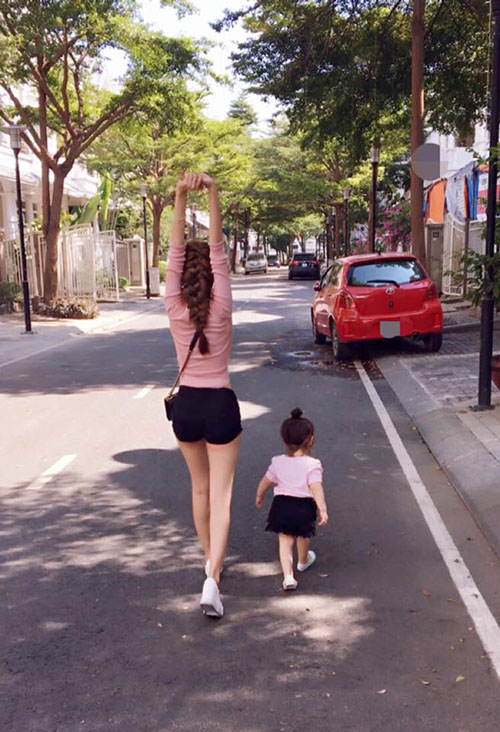 8 cặp mẹ con sao Việt sở hữu gu thời trang cực 'chất' - 3