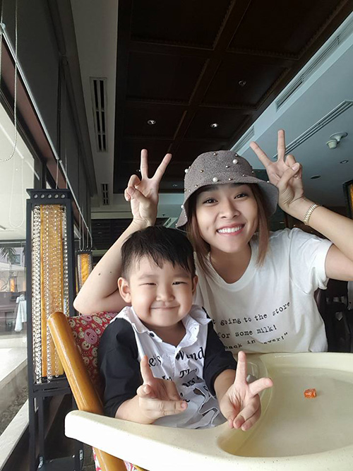 8 cặp mẹ con sao Việt sở hữu gu thời trang cực 'chất' - 4