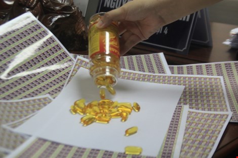 Bắt lô dầu cá Omega 3 giả do Trung Quốc sản xuất - 3