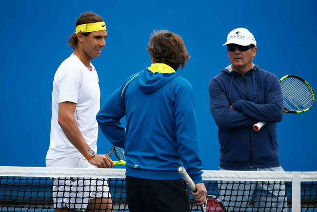 (Australian Open 2016) Ông chú Toni chắc chắn sẽ phải tìm ra cách giúp Rafa tìm lại những gì đã mất.
